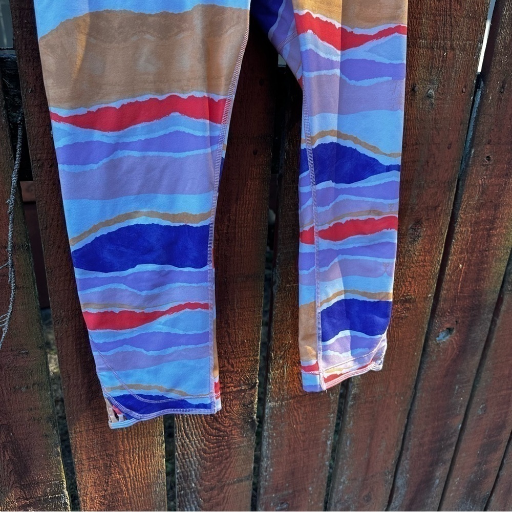 Lululemon True Self Cropped Leggings Bleacher Stripe White Iris Flower Size 10 - Picture 5 of 11